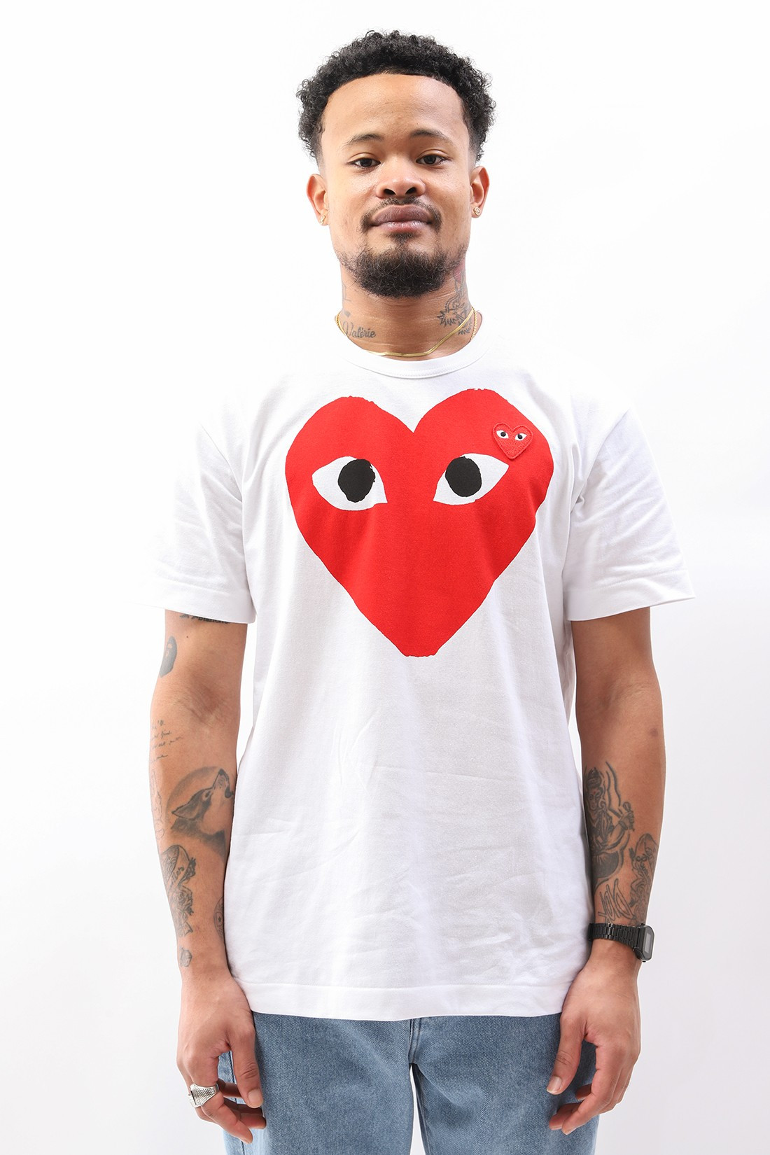 Black shirt with red heart and eyes on sale