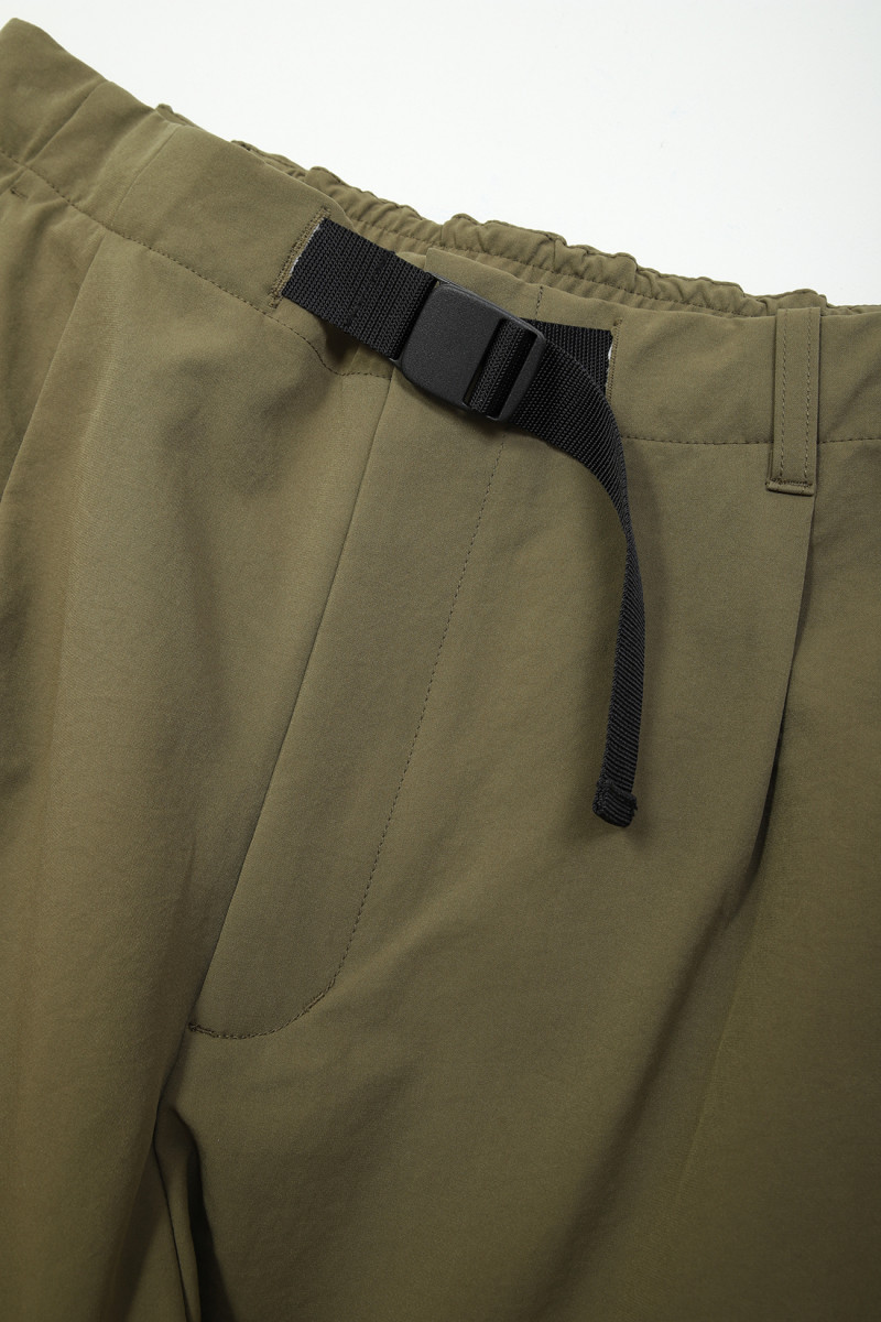 One tuck tapered stretch pants Olive