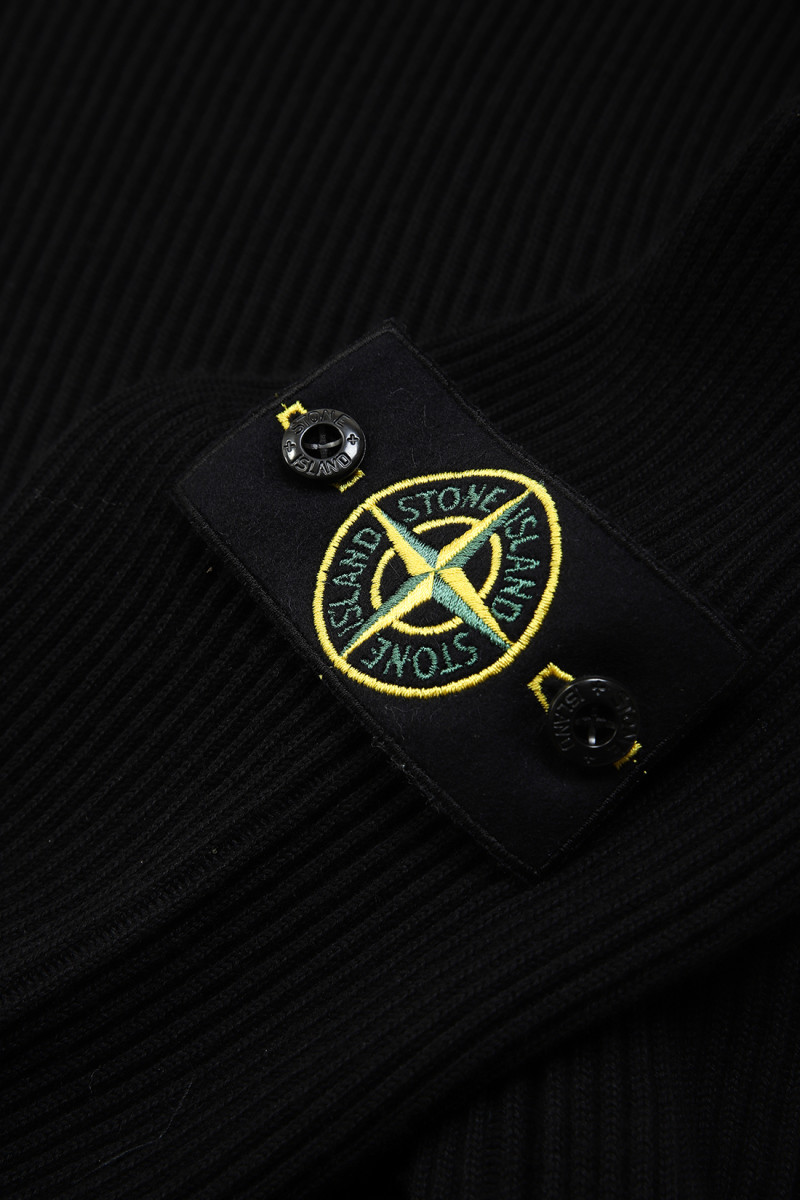 graduate store stone island