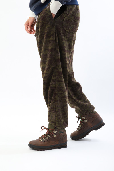 Beams plus Gym pants wide camo print flee Olive - GRADUATE STORE