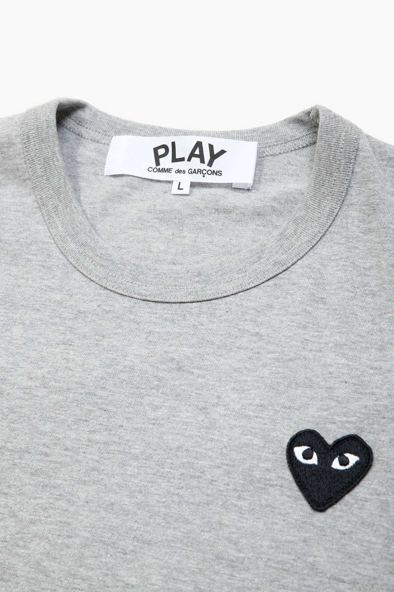 Black play t-shirt Grey
