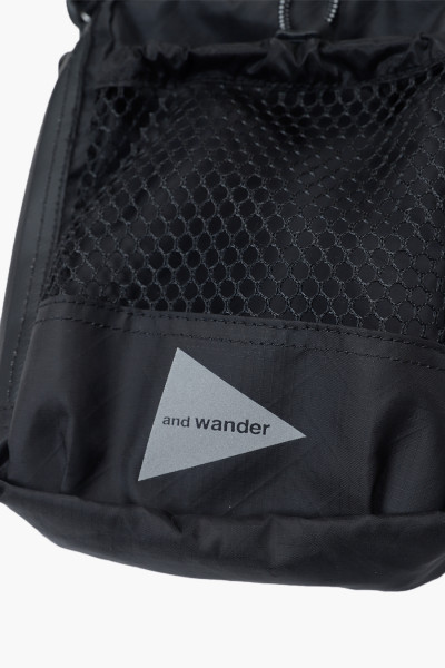 And wander Ecopak shoulder pouch Black - GRADUATE STORE