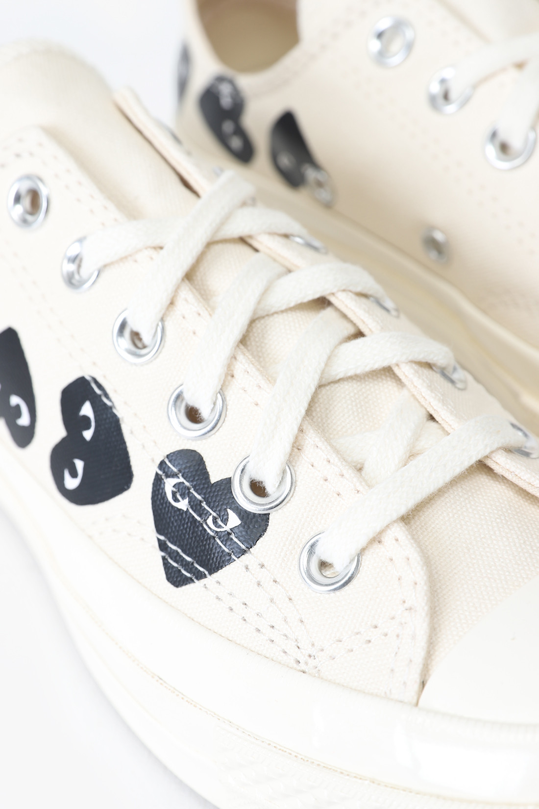 converse comme des garcons beige