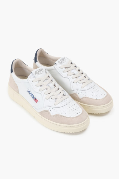 Autry Medalist low ls28 Leat/suede wht/navy - GRADUATE STORE