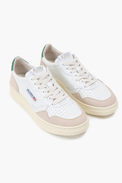 Autry Medalist low ls23 Leat/suede wht/green - GRADUATE STORE