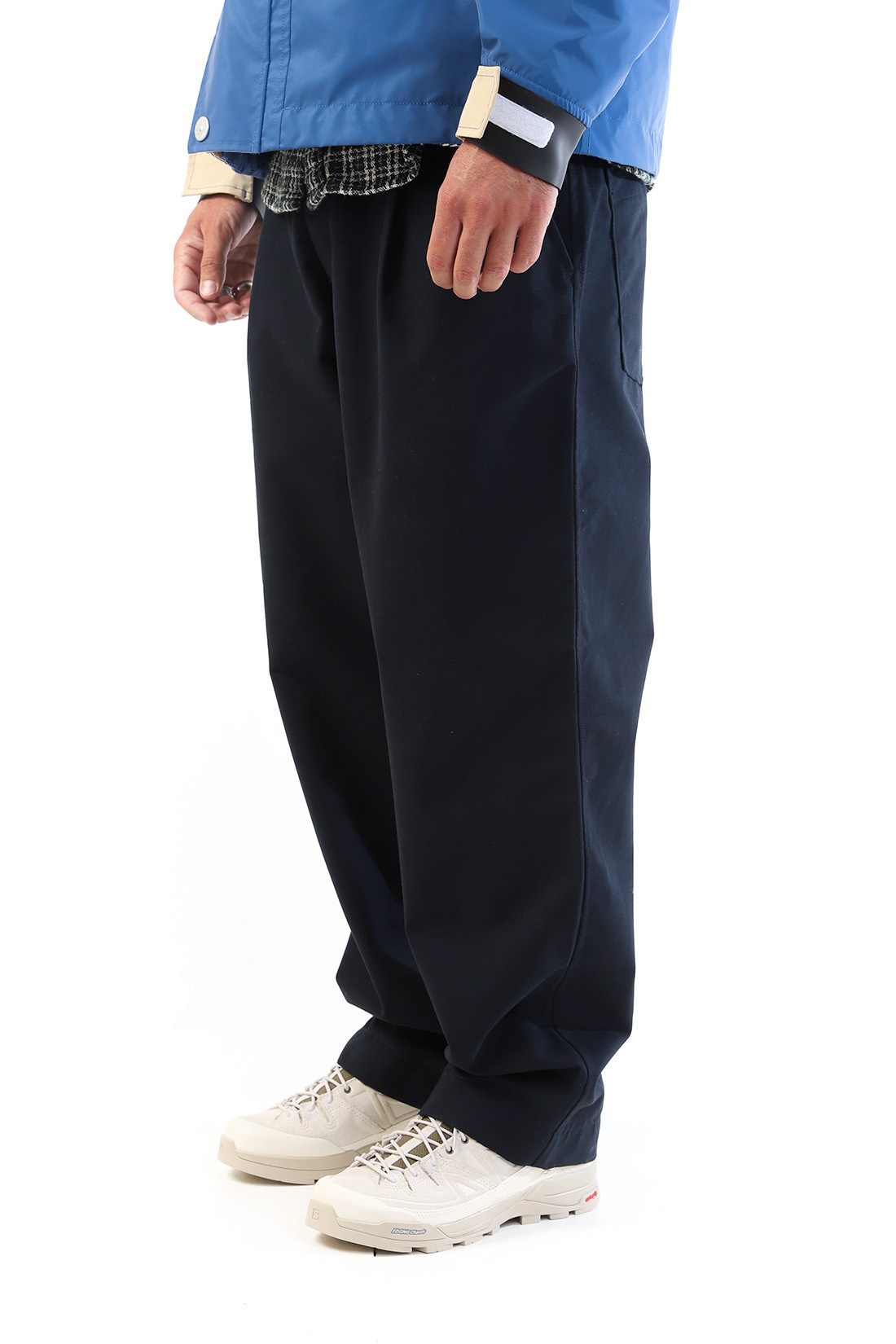 Universal fashion works tapered pant