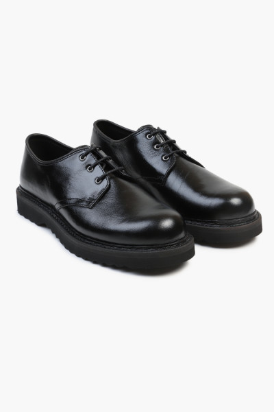 Our legacy Trampler shoe Black craked patent - GRADUATE STORE