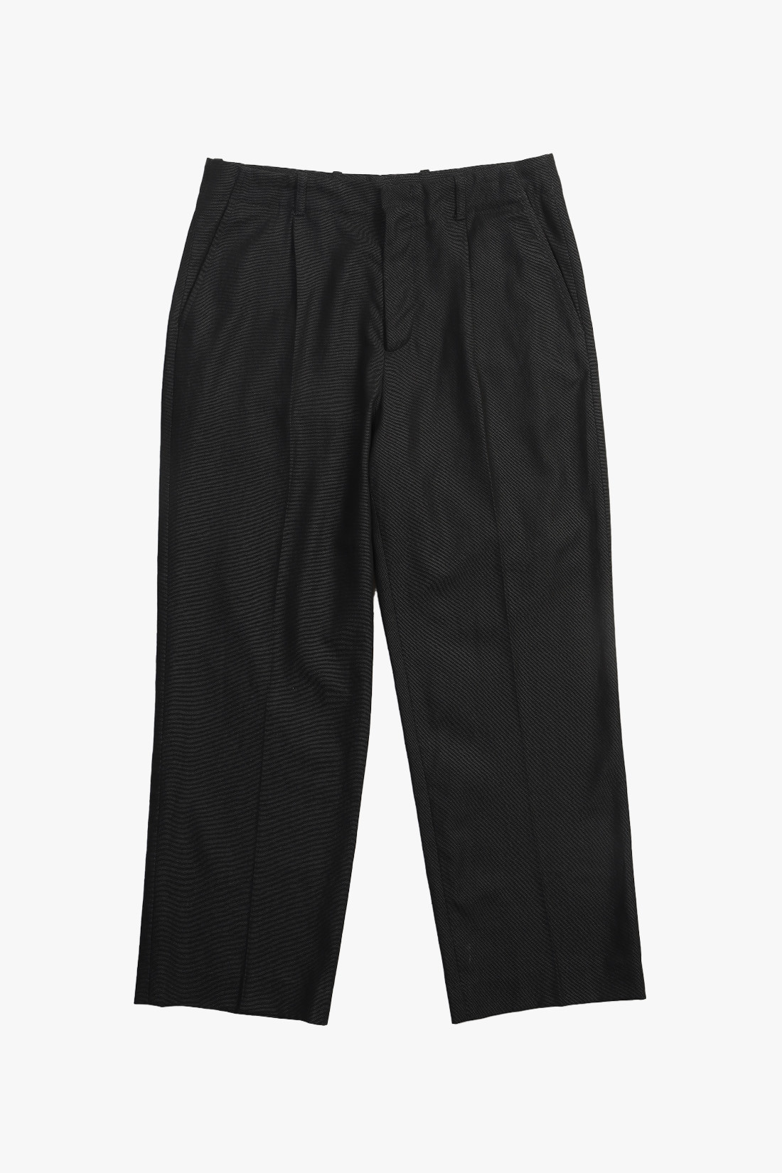 Borrowed chino Draping black canvas