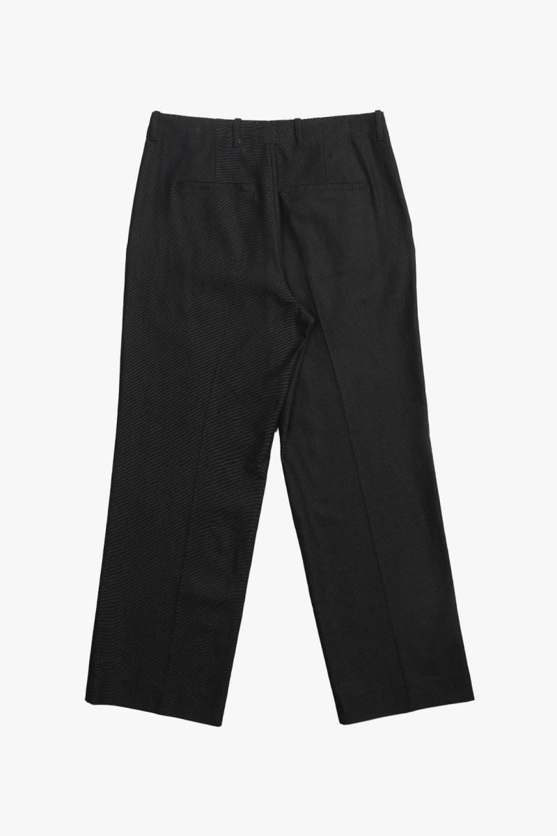 Borrowed chino Draping black canvas