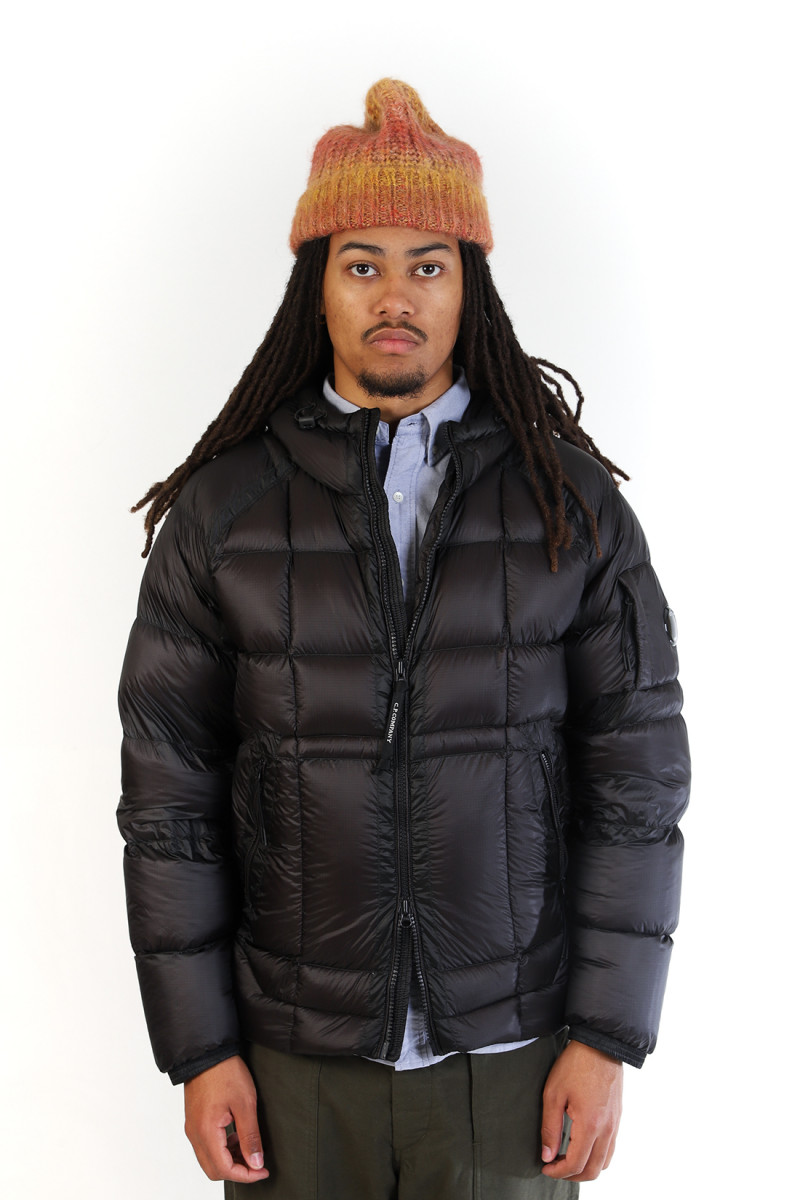 D.d. shell hooded medium down Black