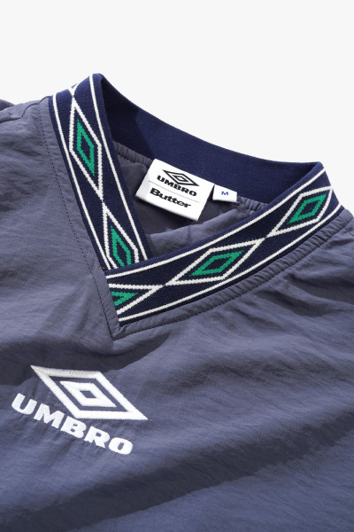 Butter x umbro Training pullover Slate/navy - GRADUATE STORE