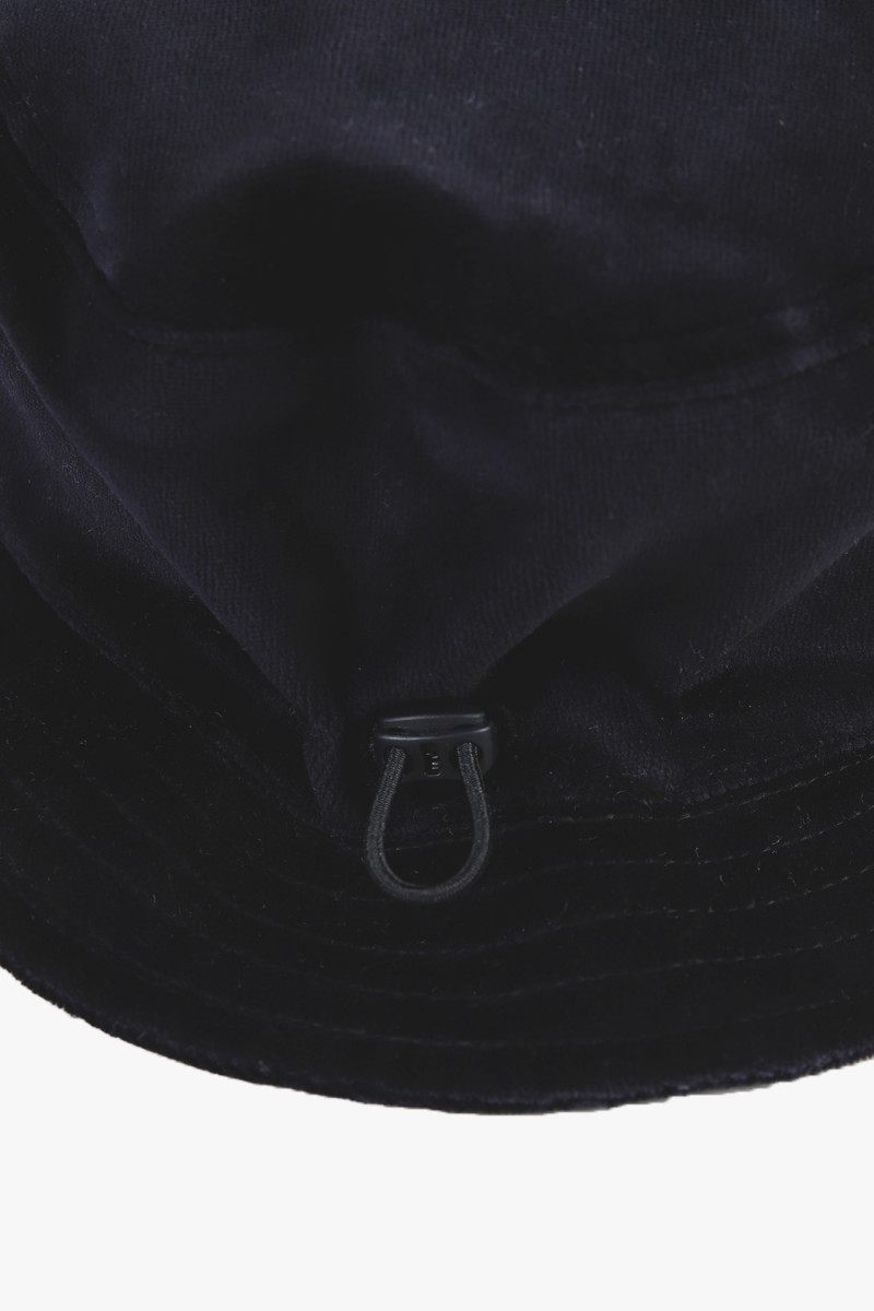 Tbpr/ velour bucket hat Black