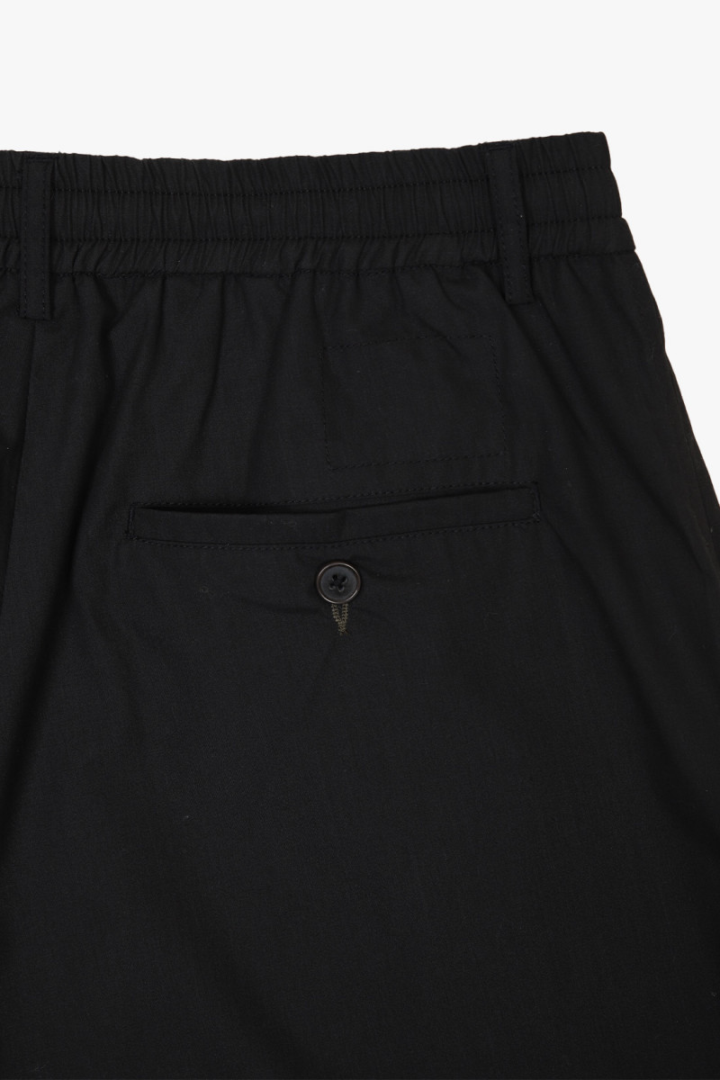 Pleated track short polytech Black