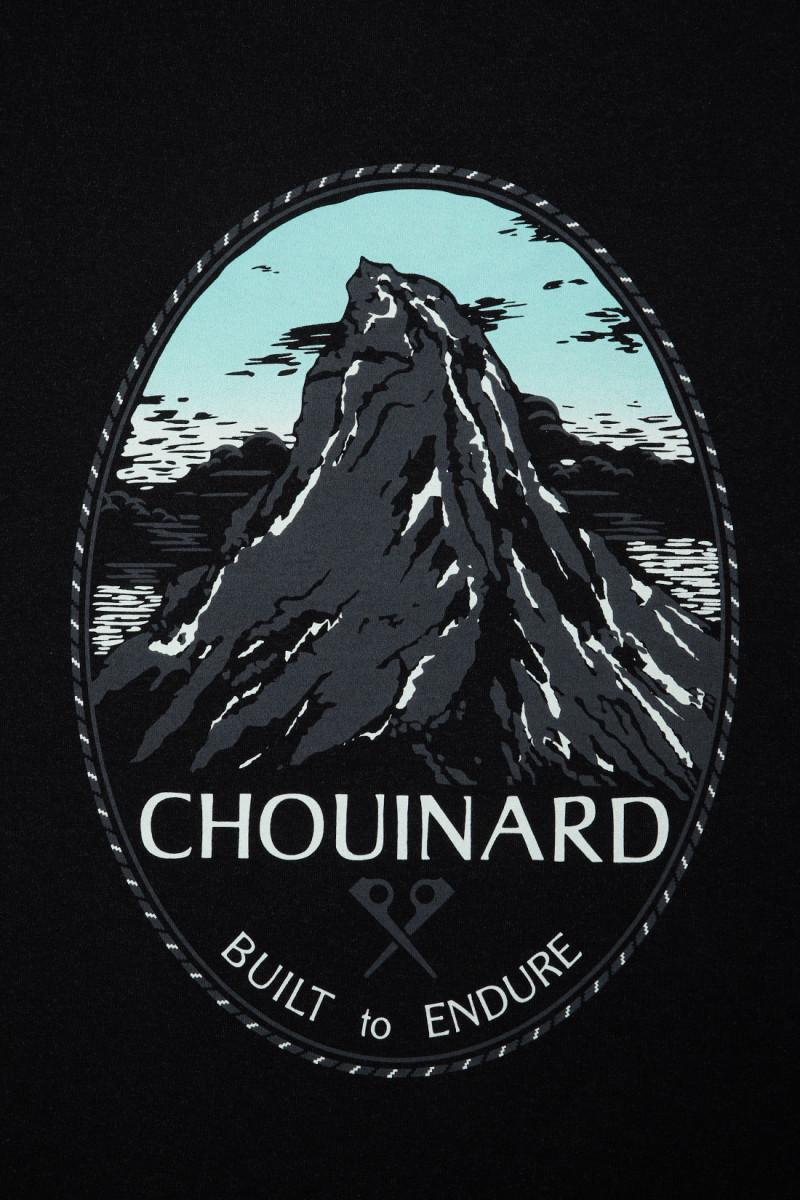 M's chouinard crest pocket tee Ink black