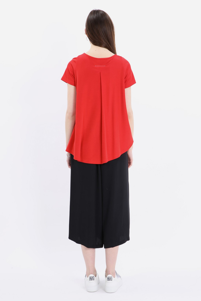 Unbalanced red pleated top Red