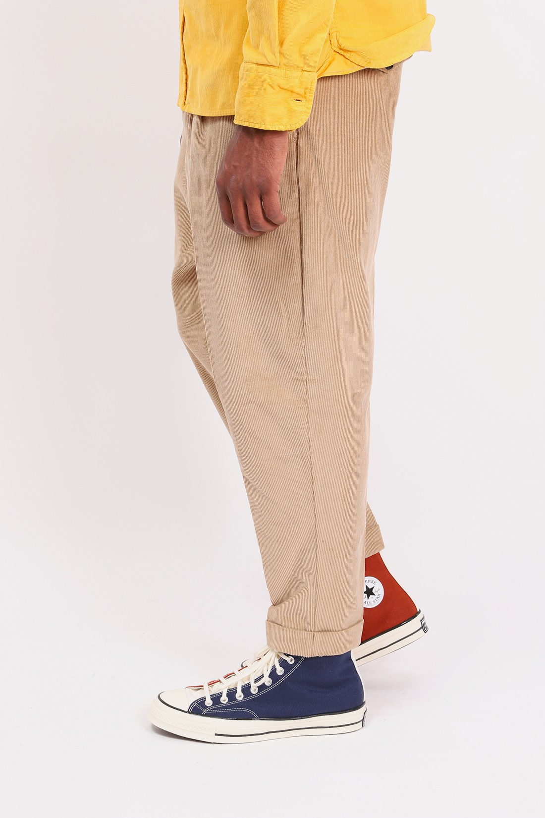 AMI / Corduroy carrot trousers Champagne