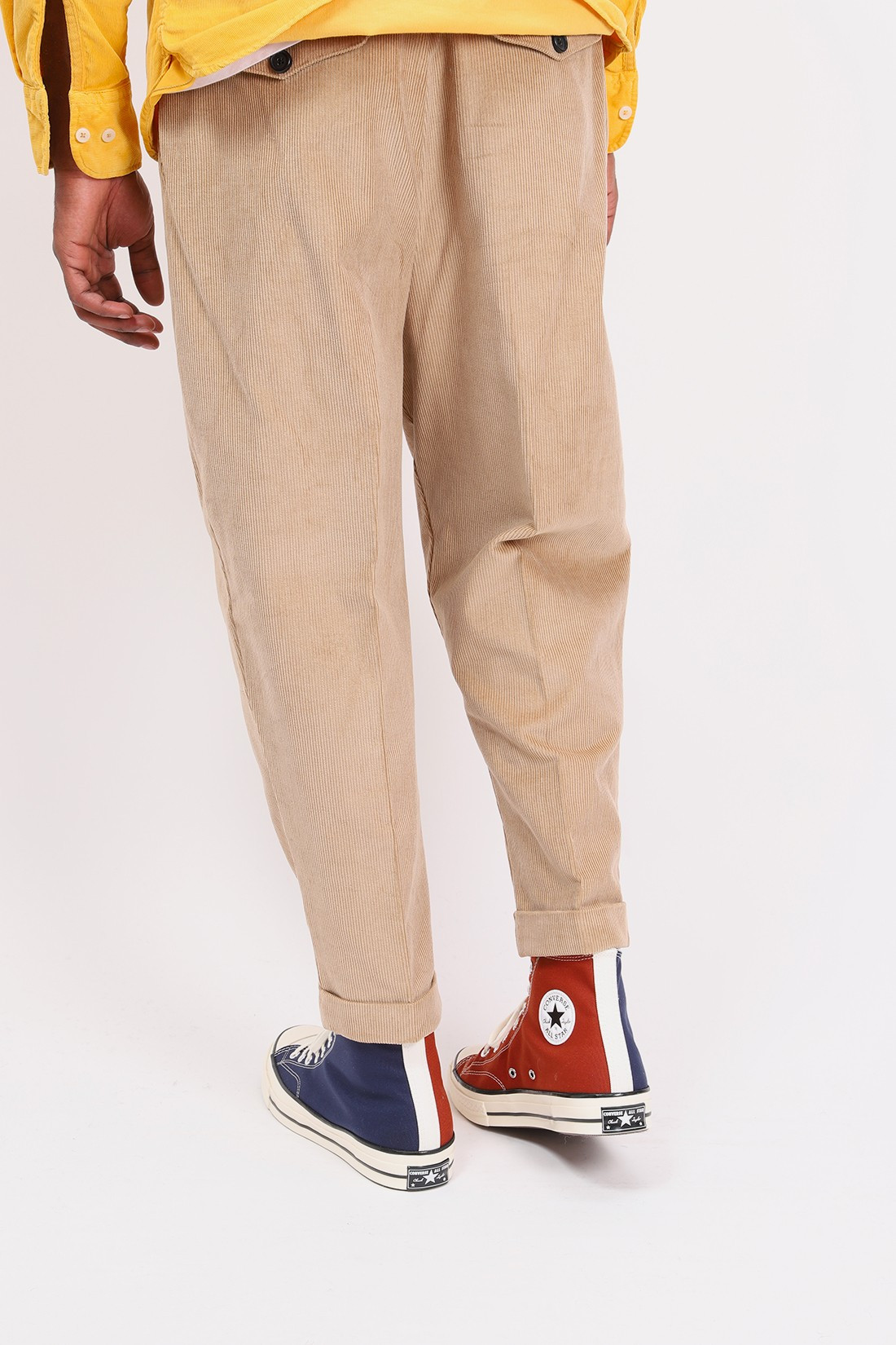 AMI / Corduroy carrot trousers Champagne
