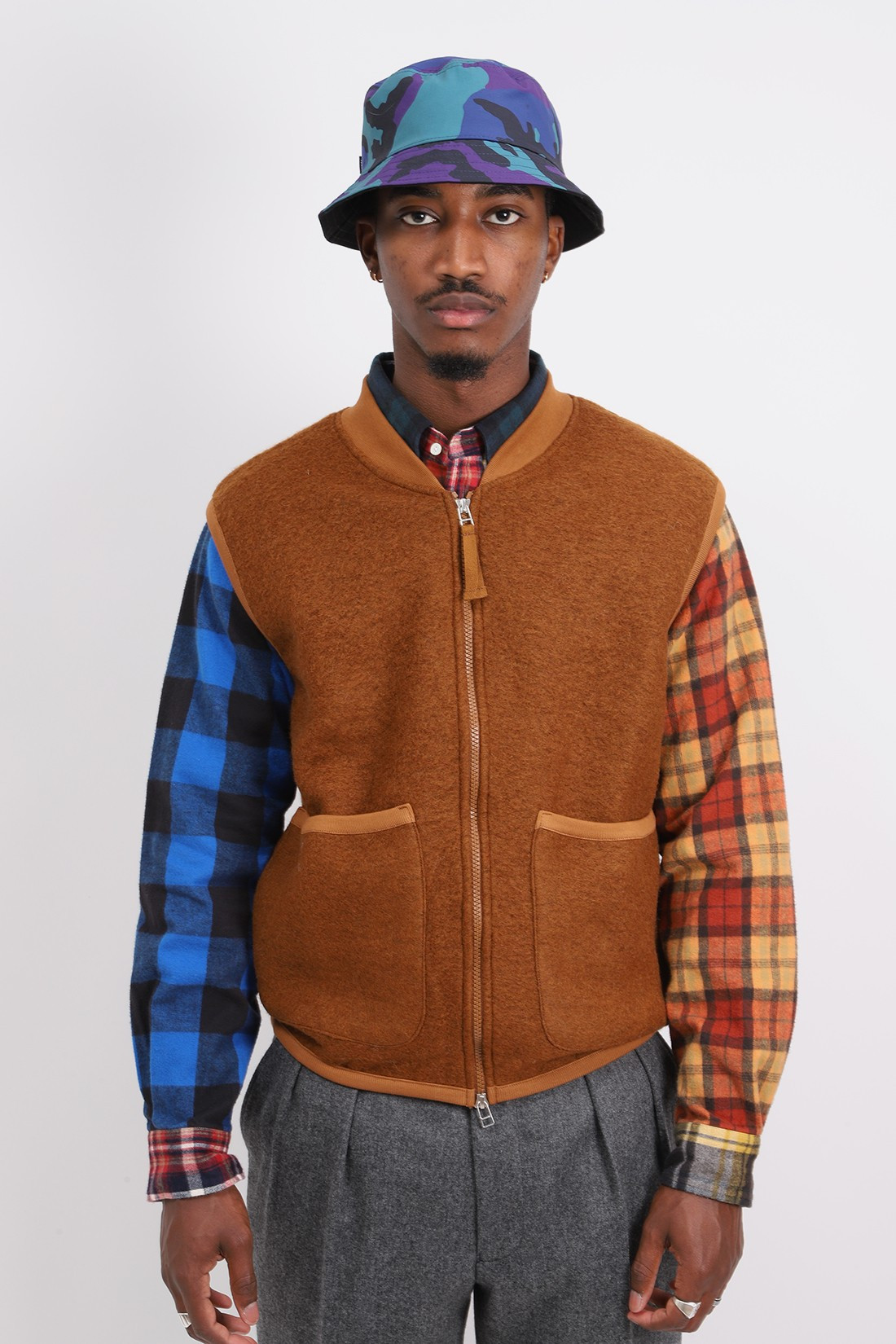 UNIVERSAL WORKS / Zip waistcoat wool fleece Rust