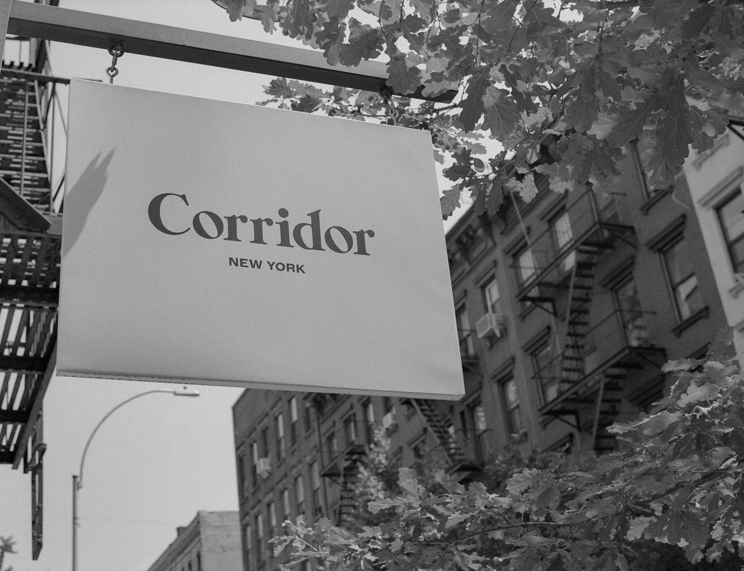 Enseigne du magasin Corridor NYC